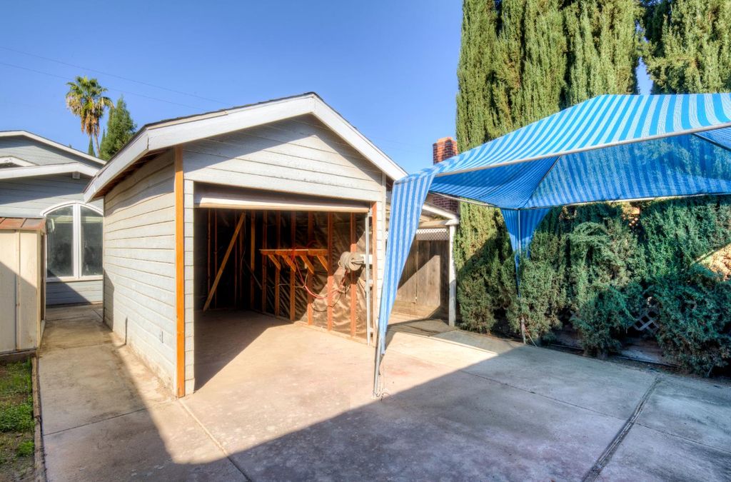 Image 34 of property listing at 4895 N Thorne Avenue, Fresno, CA 93704