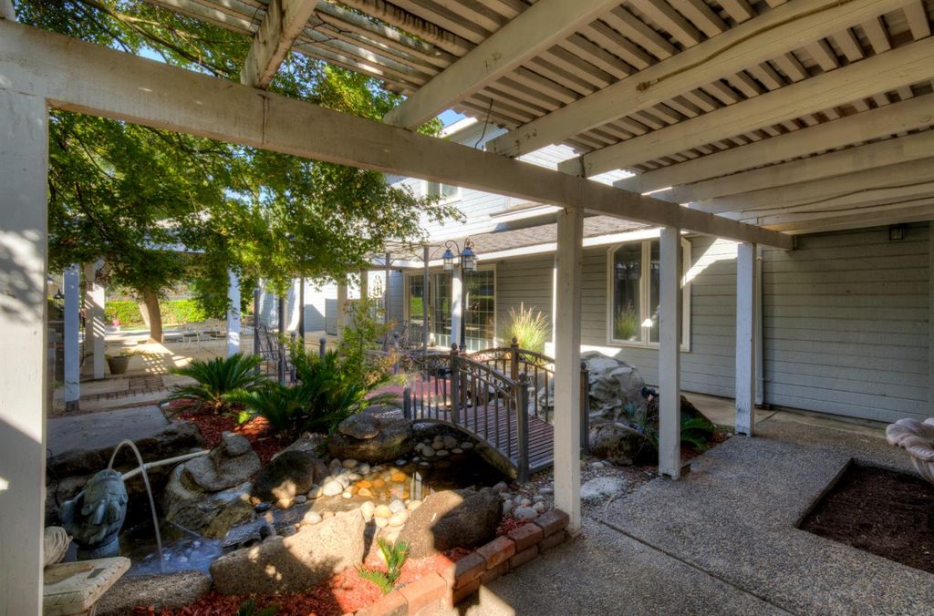 Image 35 of property listing at 4895 N Thorne Avenue, Fresno, CA 93704