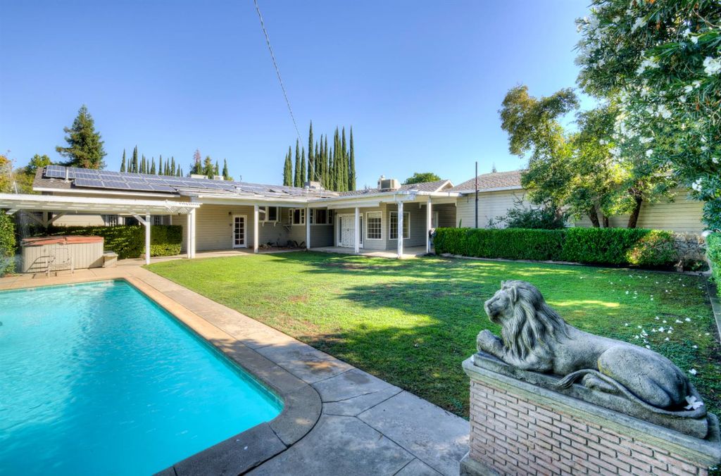 Image 41 of property listing at 4895 N Thorne Avenue, Fresno, CA 93704