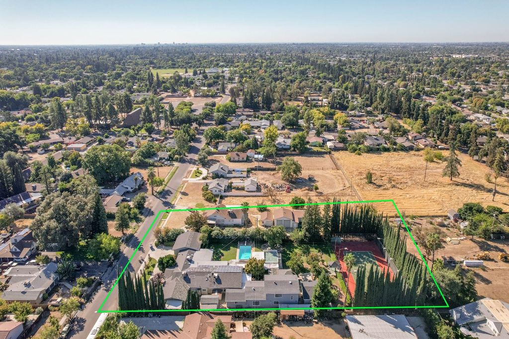 Image 48 of property listing at 4895 N Thorne Avenue, Fresno, CA 93704