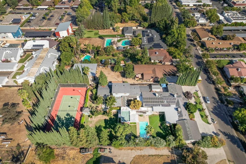 Image 50 of property listing at 4895 N Thorne Avenue, Fresno, CA 93704