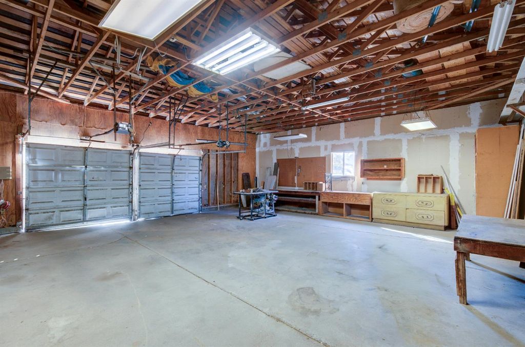 Image 56 of property listing at 4895 N Thorne Avenue, Fresno, CA 93704