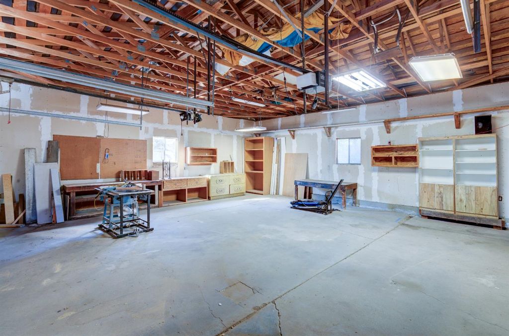 Image 57 of property listing at 4895 N Thorne Avenue, Fresno, CA 93704