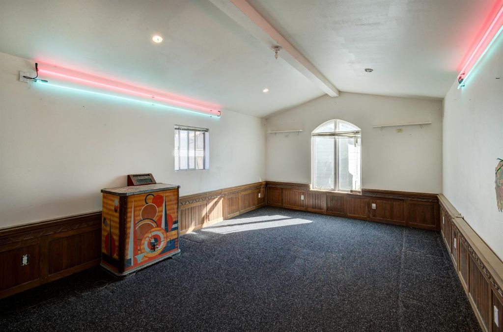 Image 58 of property listing at 4895 N Thorne Avenue, Fresno, CA 93704