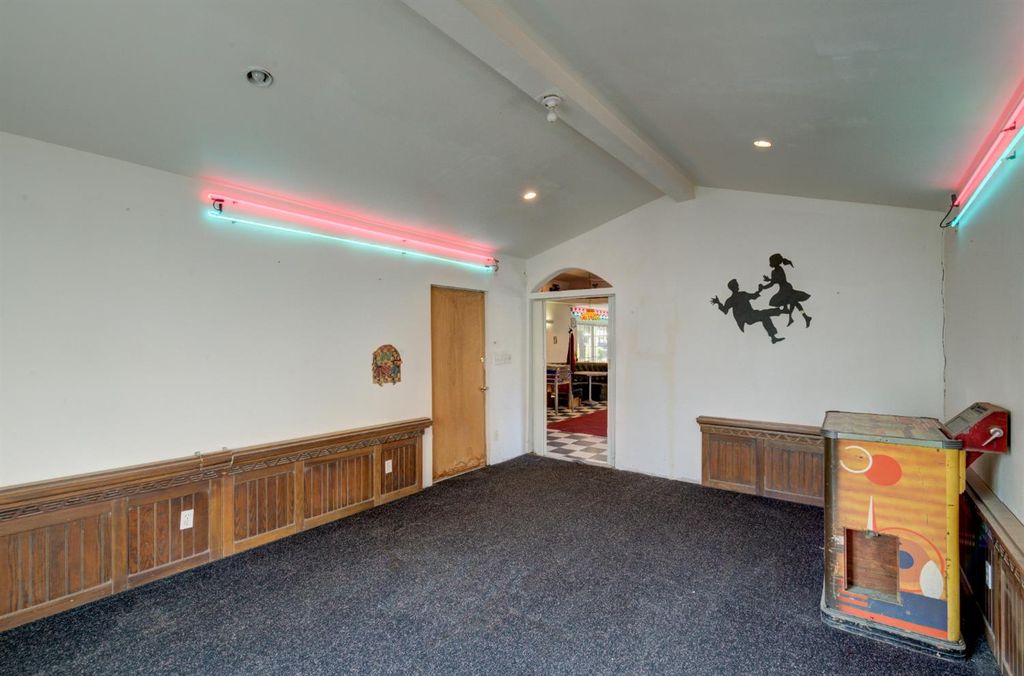 Image 59 of property listing at 4895 N Thorne Avenue, Fresno, CA 93704