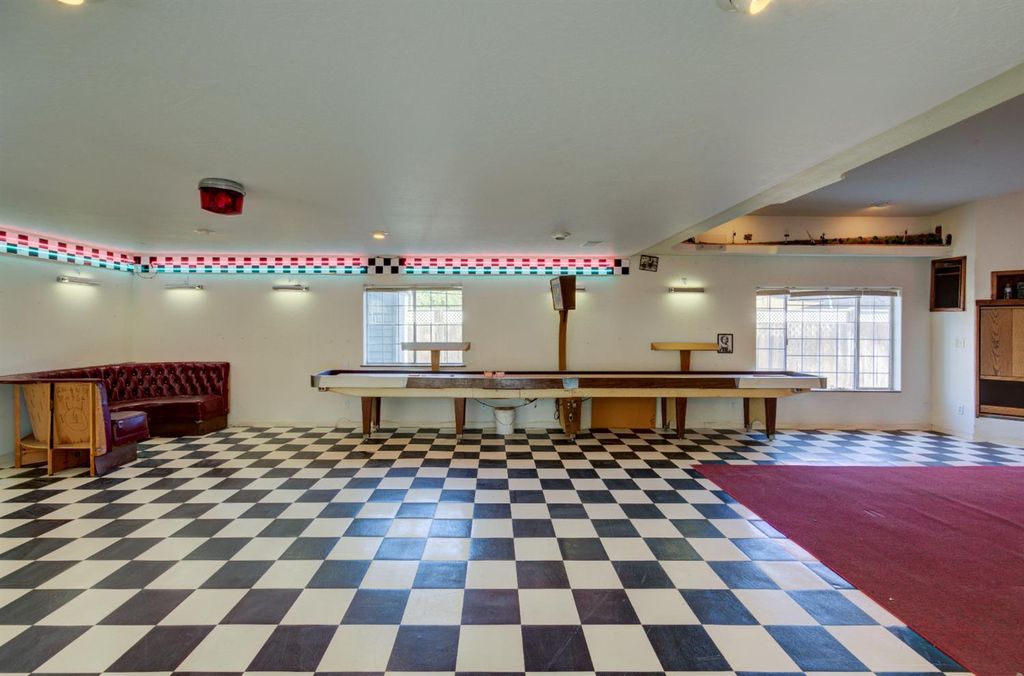 Image 61 of property listing at 4895 N Thorne Avenue, Fresno, CA 93704