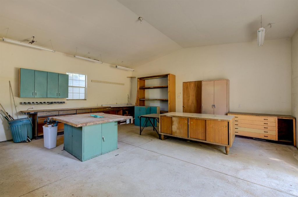 Image 66 of property listing at 4895 N Thorne Avenue, Fresno, CA 93704