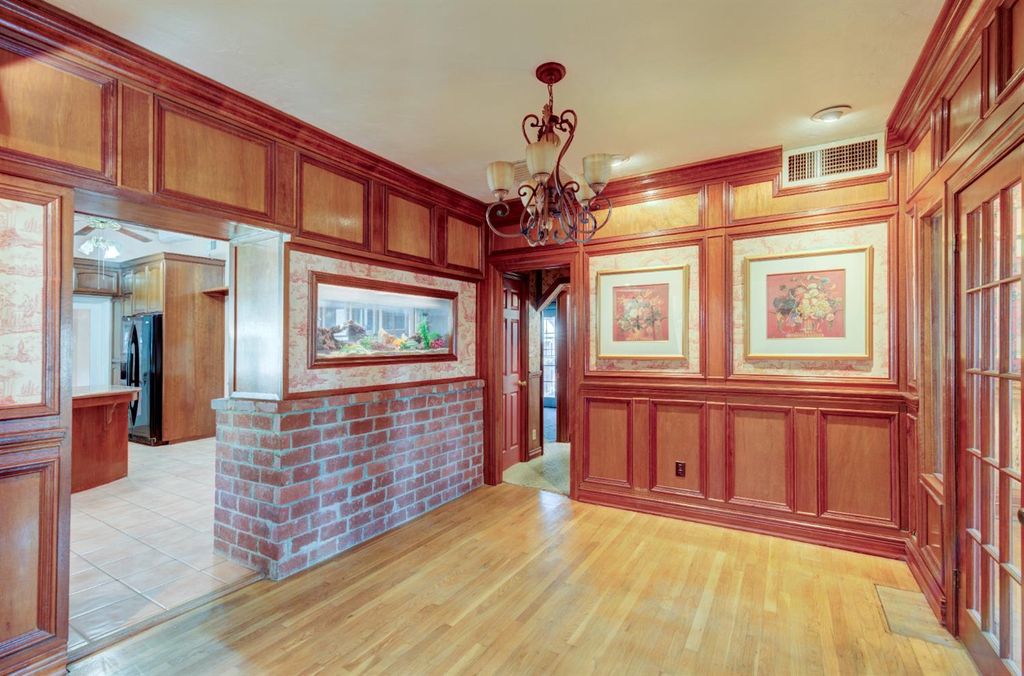 Image 9 of property listing at 4895 N Thorne Avenue, Fresno, CA 93704