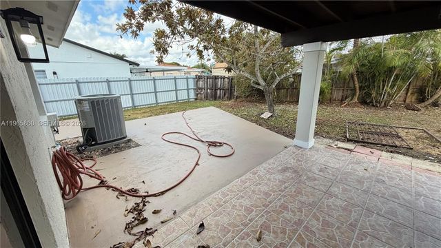 6622 SW 148th Pl, Miami, FL 33193