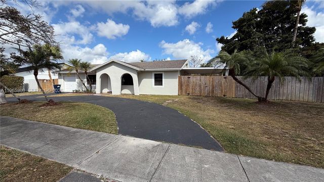 6622 SW 148th Pl, Miami, FL 33193