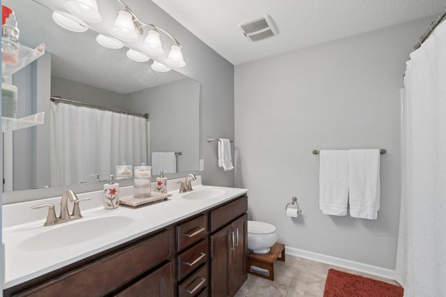 8967 SW Village Loop, Chanhassen, MN 55317