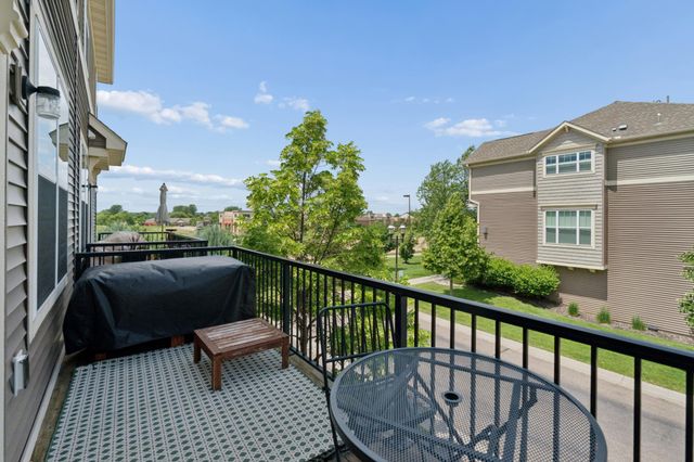 8967 SW Village Loop, Chanhassen, MN 55317