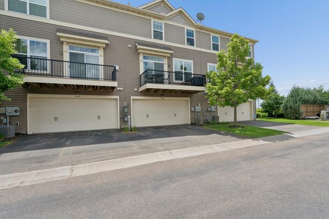 8967 SW Village Loop, Chanhassen, MN 55317