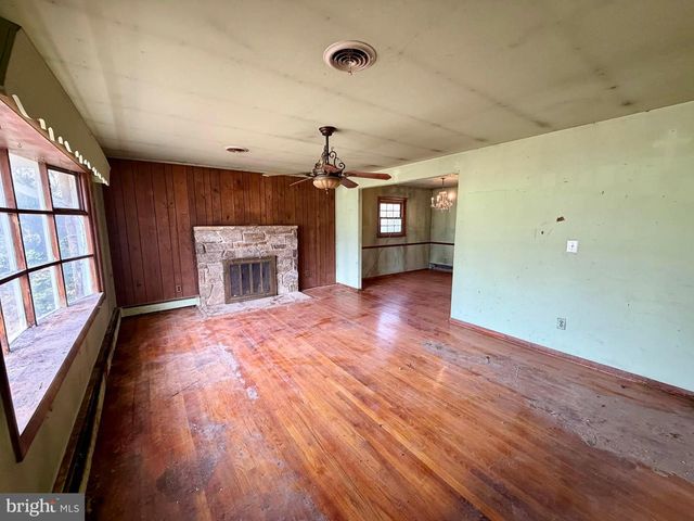 5314 WENDY RD, Sykesville, MD 21784