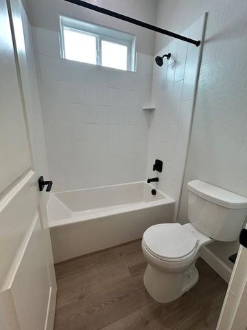 1644 Heirloom Avenue, Clovis, CA 93619