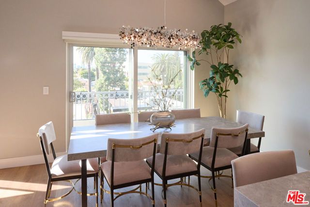 221 S Gale Drive 403, Beverly Hills, CA 90211