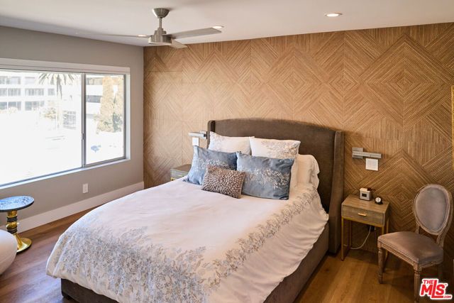 221 S Gale Drive 403, Beverly Hills, CA 90211