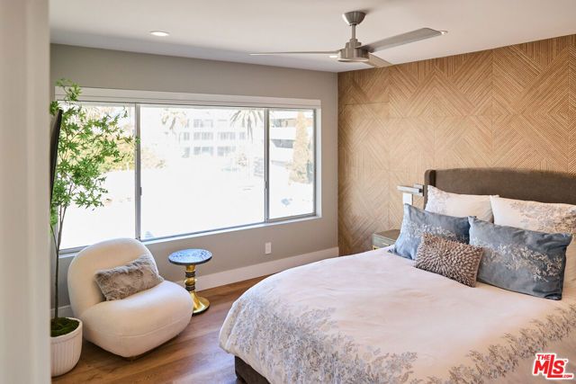 221 S Gale Drive 403, Beverly Hills, CA 90211