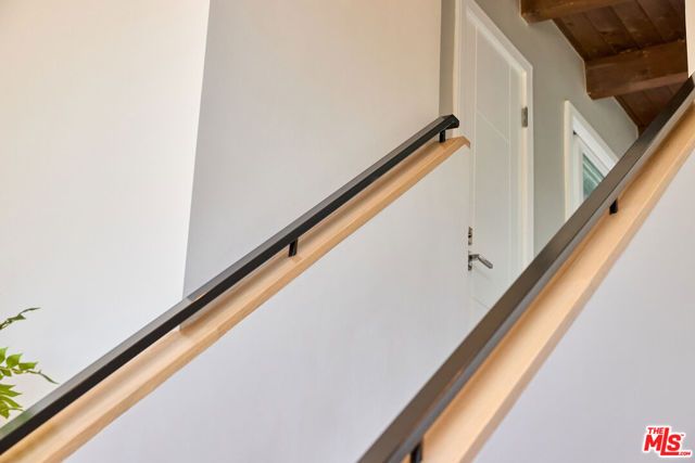 221 S Gale Drive 403, Beverly Hills, CA 90211