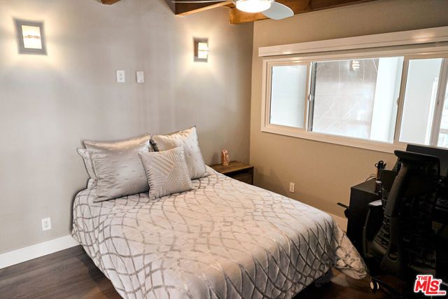 221 S Gale Drive 403, Beverly Hills, CA 90211