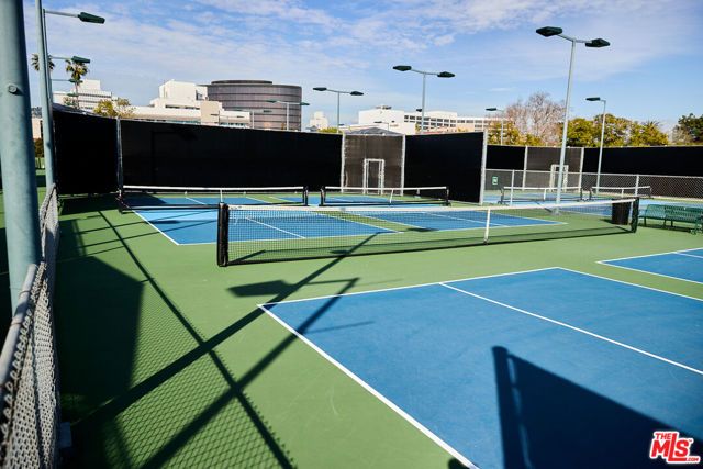 221 S Gale Drive 403, Beverly Hills, CA 90211