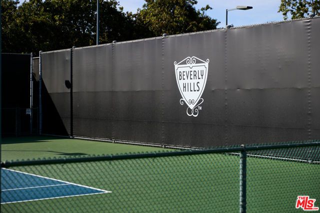 221 S Gale Drive 403, Beverly Hills, CA 90211