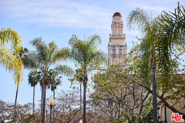 221 S Gale Drive 403, Beverly Hills, CA 90211