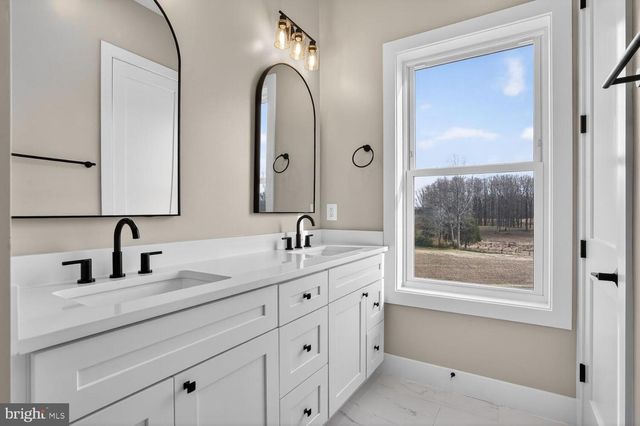 29 ROCK ISLAND RIDGE, LAKE ANNA, Mineral, VA 23117