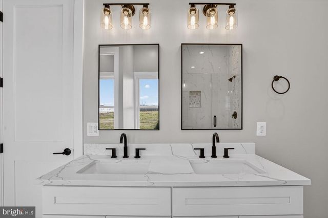 29 ROCK ISLAND RIDGE, LAKE ANNA, Mineral, VA 23117