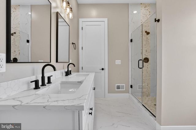 29 ROCK ISLAND RIDGE, LAKE ANNA, Mineral, VA 23117