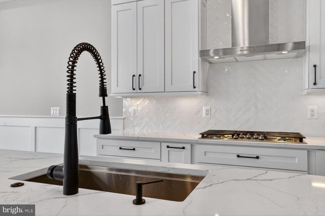 29 ROCK ISLAND RIDGE, LAKE ANNA, Mineral, VA 23117