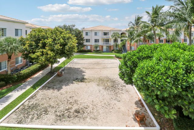 4302 Myrtlewood Circle W, Palm Beach Gardens, FL 33418