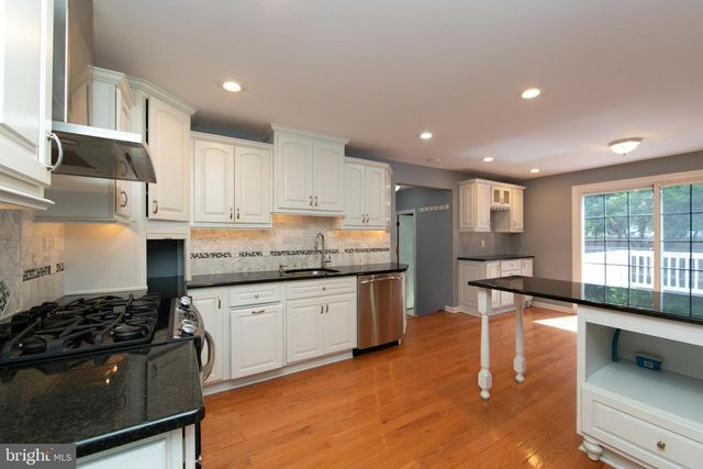 2 JAY CT, Marlton, NJ 08053