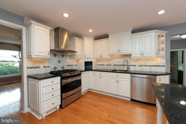 2 JAY CT, Marlton, NJ 08053