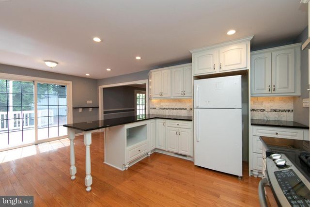 2 JAY CT, Marlton, NJ 08053