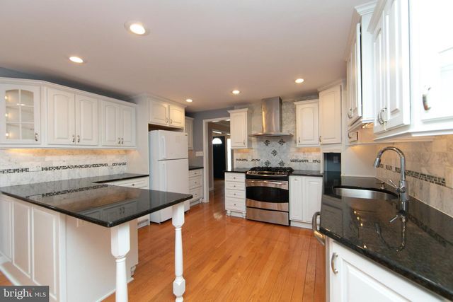 2 JAY CT, Marlton, NJ 08053