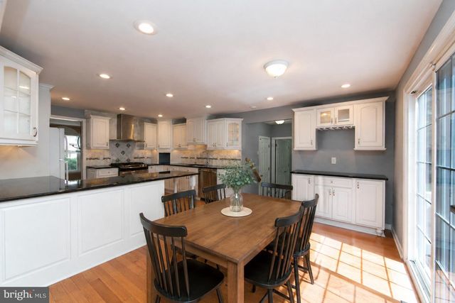 2 JAY CT, Marlton, NJ 08053