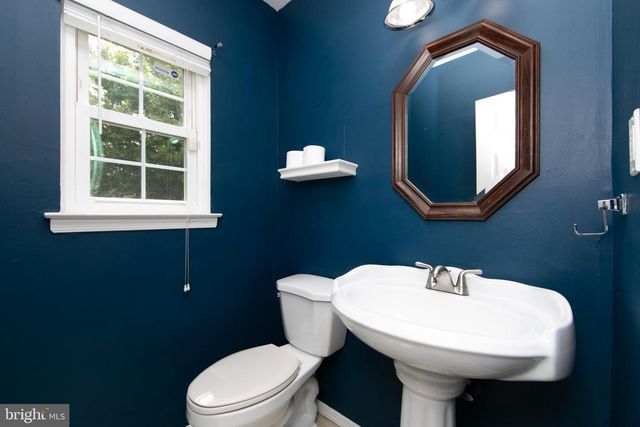 2 JAY CT, Marlton, NJ 08053