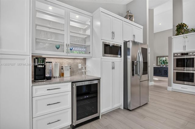 5366 NW 85th Ave, Coral Springs, FL 33067