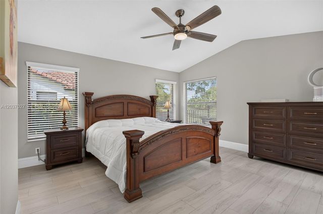 5366 NW 85th Ave, Coral Springs, FL 33067