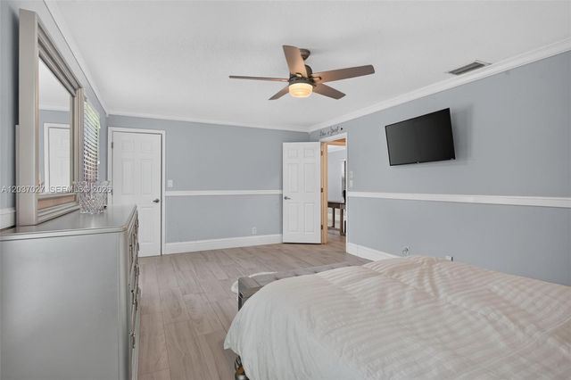 5366 NW 85th Ave, Coral Springs, FL 33067