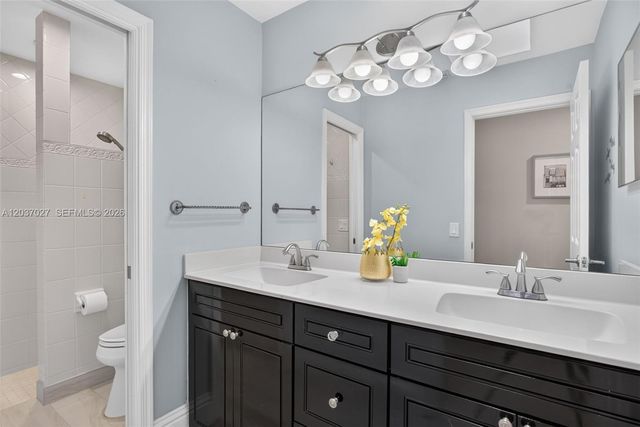 5366 NW 85th Ave, Coral Springs, FL 33067