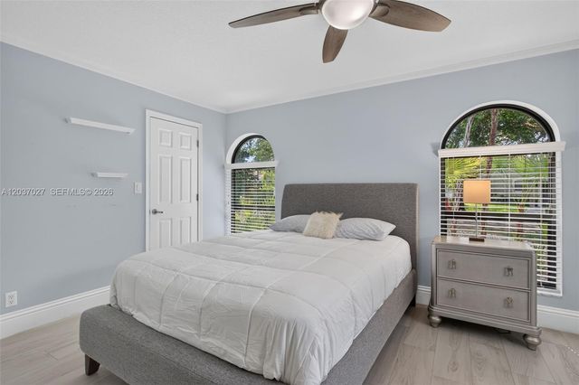 5366 NW 85th Ave, Coral Springs, FL 33067