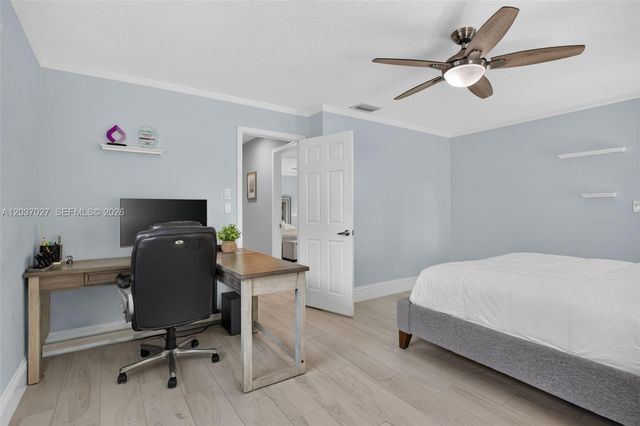 5366 NW 85th Ave, Coral Springs, FL 33067