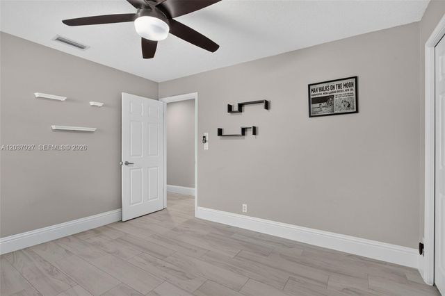 5366 NW 85th Ave, Coral Springs, FL 33067