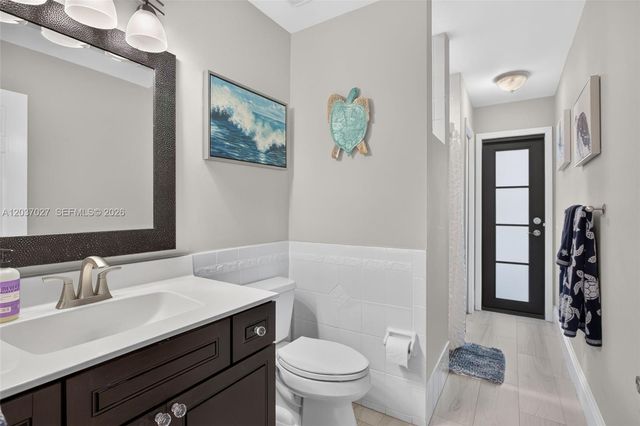 5366 NW 85th Ave, Coral Springs, FL 33067