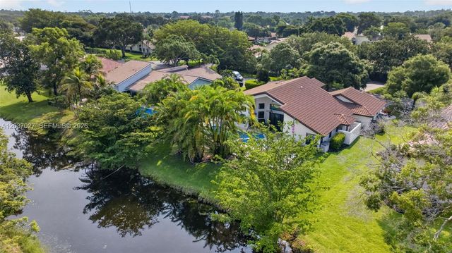 5366 NW 85th Ave, Coral Springs, FL 33067