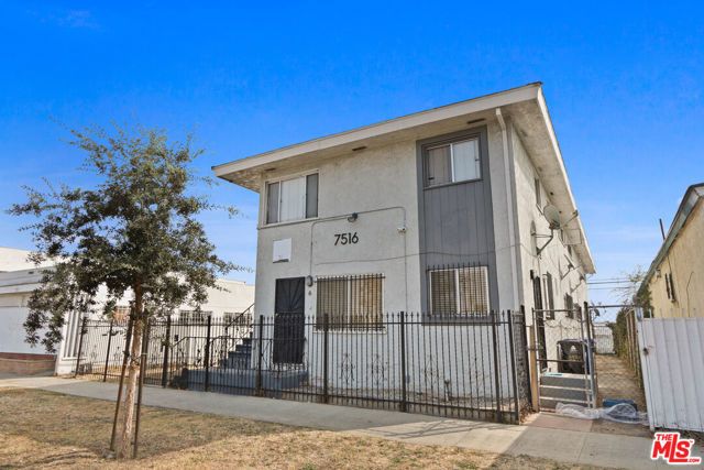 7516 S Western Avenue, Los Angeles, CA 90047