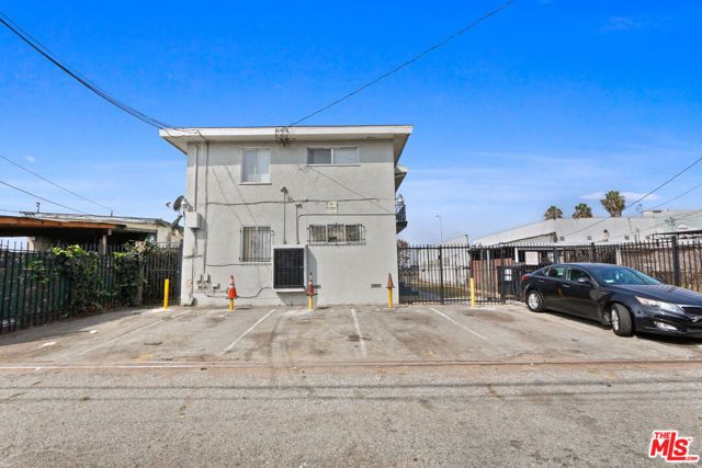 7516 S Western Avenue, Los Angeles, CA 90047