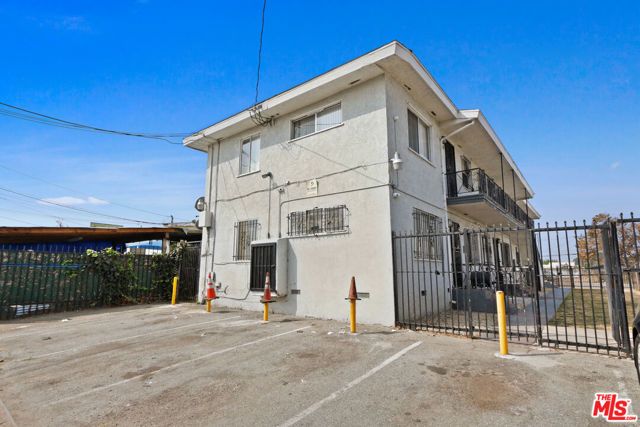 7516 S Western Avenue, Los Angeles, CA 90047
